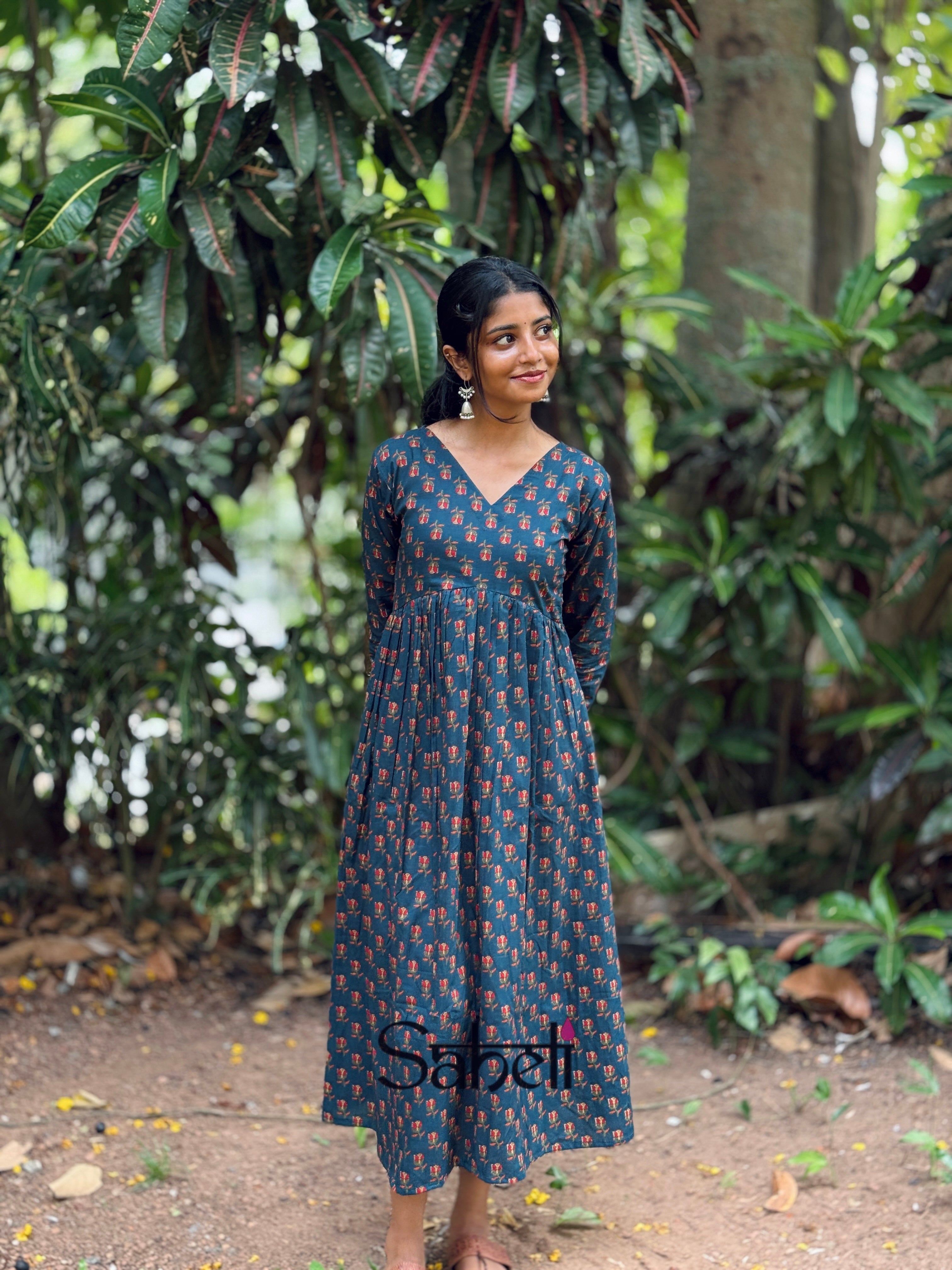 DRESS ( CODE - 141 SK)