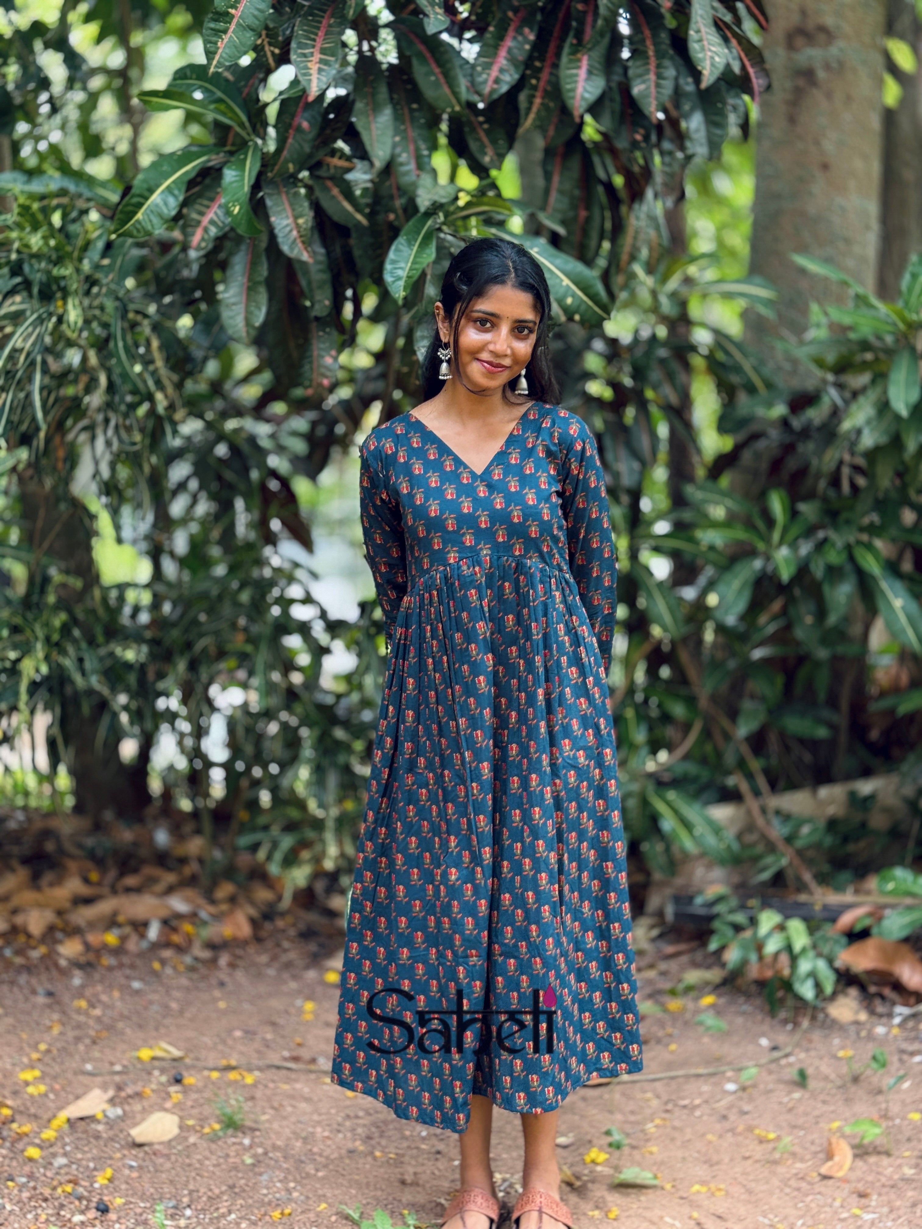 DRESS ( CODE - 141 SK)