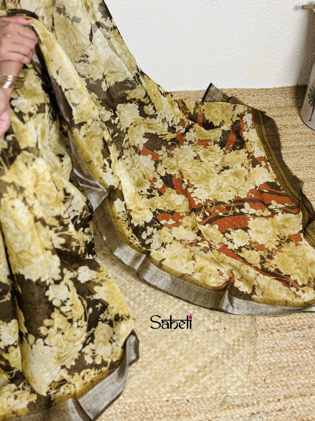 Semi Linen Saree (Code - lSH28)